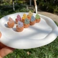 Miniatyrbilde 2 av 6: 8 stk Mini Cartoon lysende pyntegjenstander i Resin til bilinnredning - Tilfeldig farge 8 stk Random Color 8Pcs