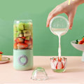 Miniatyrbillede 5 af 5: Bærbar USB elektrisk mixer med juicer til frugt, grønt, håndholdt design