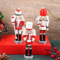 Pikkukuva 4 / 5: 1. Juldocka 12CM Nötknäppare Puppet Soldier Xmas Tree Pen 1st/Slumpmässig färg
