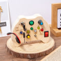 Miniatyrbillede 4 af 5: Elektronisk BusyBoard Toddler LED Lys BusyBoard Montessori Busy Cube med Nøgler