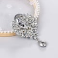 Pikkukuva 3 / 4: Mode Lily Flower Inlagd Strass Legering Cubic Zirconia Hänge Brosch För Kvinnor Av Fester Banketter Bröllop Födelsedagspresenter Strass Kristall Br