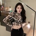 Pikkukuva 10 / 10: Pitkähihainen T-paita Vintage Hottie Cropped Tops RED Red