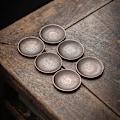 Pikkukuva 10 / 10: Alloy Tea Cup Mat Retro teetarjotin PRONSSI Bronze