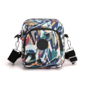 Miniatyrbild 1 av 10: Printed Crossbody-väska Mobiltelefonväska 8 8 8