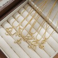 Miniatyrbilde 5 av 10: Initial Necklace Letter Necklace R R R