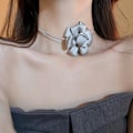 Pikkukuva 7 / 10: Solisluun ketju korut 3D ruusu kukka kaulakoru HARMAA Grey
