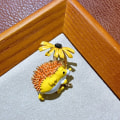 Pikkukuva 5 / 10: Daisy rintakorut Hedgehog rintakoru ORANSSI Orange