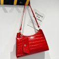 Pikkukuva 1 / 10: Crocodile Pattern Olkalaukku PU-nahkainen Crossbody-laukku PUNAINEN red