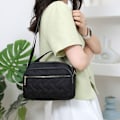 Pikkukuva 9 / 10: Nylon Square Handbags Olkalaukku MUSTA black