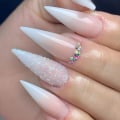 Pikkukuva 1 / 4: Almond Fake Nails tekokynsien painallus kynsille