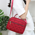 Pikkukuva 4 / 10: Nylon Square Handbags Olkalaukku PUNAINEN red
