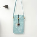 Pikkukuva 1 / 10: Puhelinlaukku Crossbody Bag I I I