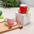 Miniatyrbilde 4 av 5: Keramisk tekopp og skål Kaffe krus Jordbær Kaffe krus med skål - 8 Ounce (Rosa)
