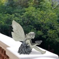 Miniatyrbilde 2 av 4: Hagefe-statue, solsikkefe-statue, hageskulptur, fuglemater, hagepynt