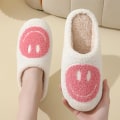 Miniatyrbilde 3 av 3: Søte smil tøfler for kvinner menn, myke plysj komfortable varme par slip-on hus glade ansikt tøfler preppy tøfler fuzzy flate lysbilder（Størrelse：11-12）