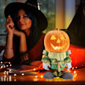 Miniatyrbilde 2 av 5: Lysende Gresskar Ridder Statue - LED GNOME Figur Dekorasjon Lys | Halloween Dekorasjon Lampe, Harpiks Bord Nattlys Lampe, Ereqeip