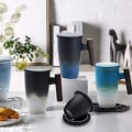 Pikkukuva 5 / 5: Tomotime Keraaminen Teekuppi Suodattimella ja Kannella Teemukit Puukahva 400ml/13.5oz Musta syaani