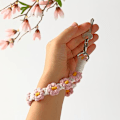 Miniatyrbild 2 av 5: Macrame Daisy Wristlet Keychain, Söt Blomster Nyckelkedjor för Kvinnor Flickor Boho Handgjord Handled Rem Nyckelkedjor