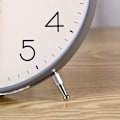Miniatyrbild 4 av 5: Analog väckarklocka, 6 tum rund väckarklocka, icke tickande, batteridriven, super tyst väckarklocka, enkel och elegant (Färg: 1)