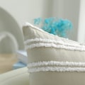 Pikkukuva 2 / 5: Boho-tyynynpäälliset, neutraalit raidat, 20x20, 2 kpl, khakinväriset puuvillapellavatyynynpäälliset sohvalle, nojatuolille ja olohuoneeseen.