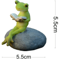 Miniatyrbild 2 av 5: Miniatyrträdgårdsfe groda figurin - Groda på väg till skolan