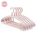 Miniatyrbillede 1 af 5: 10 stk. Heavy Duty Bøjler Svingbar Krog Tøj Bøjle Bred Skulder Skridsikker Bukser Bar Tyk Plastik Frakke Bøjle 25 lb Belastning Pink