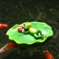 Miniatyrbillede 2 af 5: Flydende frø til damornamenter Frø damornament Frøharpiks Flydende frøstatue Sød fiskefrøskulptur til have dam poolindretning