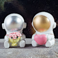 Miniatyrbilde 3 av 5: Resin Astronaut Triumph 2-delt Figur Rommann Statue Dekor Ornament Dekorasjoner for Bursdagsfester