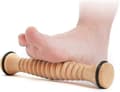 Fotmassagerulle i trä för lindring av plantar fasciit