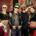 Miniatyrbilde 5 av 5: Hip Hop Kostyme Kit, Med Bøttehatt, Solbriller, Gullkjede og Ring, 80-talls/90-talls Rapper Tilbehør