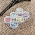Pikkukuva 5 / 5: 6 tyyppiä/setti Kynsilakkatarroja Glitter Epäsäännöllinen Muoto Sekvenssit Koristelu DIY Manikyyri