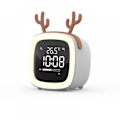 Miniatyrbild 2 av 6: Bärbar digital väckarklocka, 3 utbytbara huvudbonader, uppladdningsbar digital display skärm väckarklocka, nattljus väckarklocka-grå