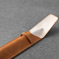 Miniatyrbillede 2 af 5: Pencil Sleeve Kompatibel med Apple Pencil (USB-C, 1. og 2. generation) – Ægte læder Apple Pencil etui med mikrofiberforing tan