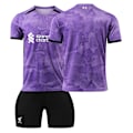 Pikkukuva 1 / 2: Liverpoolin 2. vieraspelipaita lapsille 2023-2024 - Ei numeroa #XS No number #XS