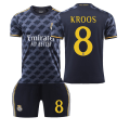 Miniatyrbild 1 av 2: Real Madrid bortaställ för barn säsongen 23/24 8 KROOS XS