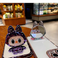 Pikkukuva 2 / 3: labubv Pinnoitettu puhelinkotelo piilotetulla peilillä ja jalustalla: Kimaltava timanttilinssikehys, yhteensopiva iPhonen kanssa (violetti) purple iPhone11