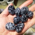Miniatyrbillede 3 af 3: Ægte Snowflake Obsidian Tumbled Stone Attraktiv Ægte Ca. 100 Gram Energized Stones (Snowflake)