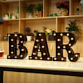 Miniatyrbillede 2 af 6: JUSTUP Led Bogstavlys Ny Design Lys Op Sorte Bogstaver til Begivenheder Bryllup Fest Fødselsdag Hjem Bar DIY Dekoration (Bogstav I)