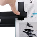 Miniatyrbilde 2 av 5: Svingarm-stiftemaskin, 12 ark kapasitet, spesialisert for hefteklaffhefting, svart