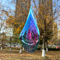 Miniatyrbillede 2 af 5: Vindmølle Udendørs Metal 3D Vindmølle Hængende Havehave Dekoration Gaver Rustfrit Stål Vanddråbeformet Vindmøller med 360° Rot Water Drop