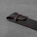 Miniatyrbillede 3 af 5: Pencil Sleeve Kompatibel med Apple Pencil (USB-C, 1. og 2. generation) – Ægte læder Apple Pencil etui med mikrofiberforing Black with Red Detail