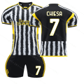 Miniatyrbild 1 av 2: Juventus 23/24 Hemmafotbollströja Set 7 CHIESA #26