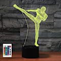 Pikkukuva 1 / 8: WJ 3D Taekwondo Kaukosäätimellä Varustettu 16-Väriinen Yövalo Illuusio Akryyli LED-Pöytä- ja Yöpöytälamppu Lasten Makuuhuoneen Työpöydän Koristeeksi Syntymäpäivälahjaksi Lapsille