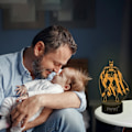 Miniatyrbillede 3 af 6: WJ 3D Natlampe The Batman Actionfigur Sengelampe Bord Illusion Lampe Farveskiftende LED Akryl RGB Lys til Fans Legetøj, Børneværelse Dekoration Batman, superhjälte i serietidningar