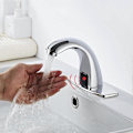 Miniatyrbilde 2 av 5: Automatisk sensorstyrt blandebatteri Krom Automatisk sensorstyrt servantbatteri med dekkmontert varmt og kaldt vann Cold Water