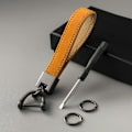 Miniatyrbillede 4 af 5: Ægte Læder Bil Nøglering, Universal Nøglevedhæng Læder Nøglering Holder Til Mænd Og Kvinder, 360 Graders Roterbar, Med Anti-tab D-ring, 2 Nø