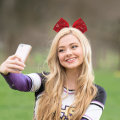 Miniatyrbild 2 av 5: Glitter Cheer Bow Elastiska Hårband Flickor 8\" Jul Glittrande Röd Guld Silver