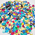 Pikkukuva 5 / 5: 5000 kpl Monivärinen Glitter Konfetti Paljetit Häihin Syntymäpäiväjuhliin Joulupöydän Koristeluun DIY Askarteluun, 1,5 cm, Pyöreä