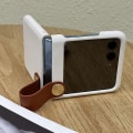 Miniatyrbillede 5 af 5: Håndrem Beskyttelsesetui Kompatibelt med Motorola Razr 40 Ultra, Til Motorola Razr Plus 2023 Premium Feel PU Læder Cover Purple For Motorola razr 40 Ultra