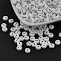 Miniatyrbillede 1 af 2: 100 stk. flade runde akrylperler med bogstavet I og vandret hul, hvide og sorte, størrelse: ca. 7 mm i diameter, 4 mm tykke, hul: 1 mm